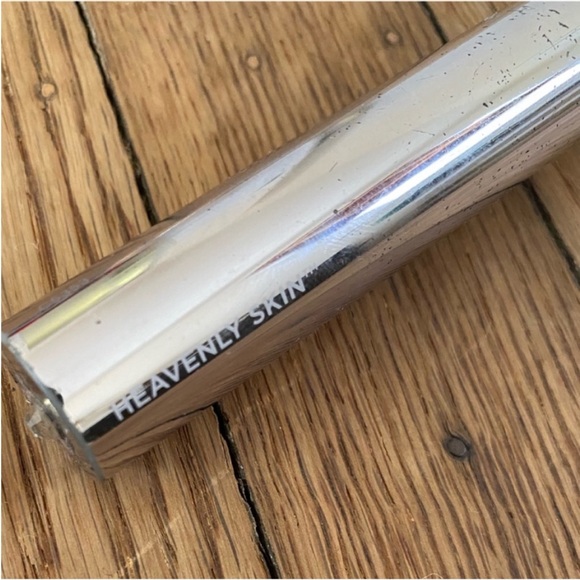 ItCosmetics Bye Bye Pores Powder Brush - Picture 4 of 7